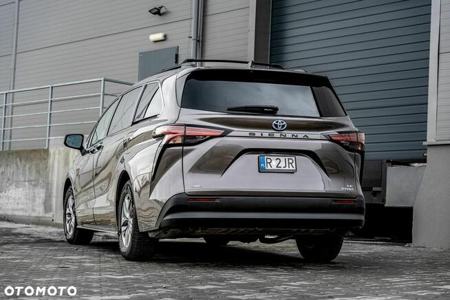 Toyota Sienna 2.7 LE Bogato wyposażona / 2.5 Hybryda