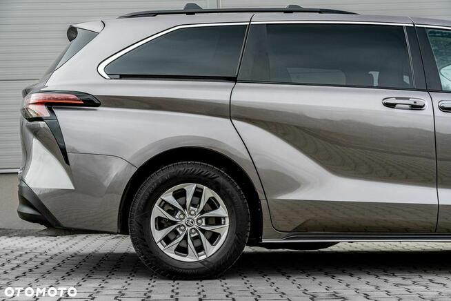 Toyota Sienna 2.7 LE Bogato wyposażona / 2.5 Hybryda