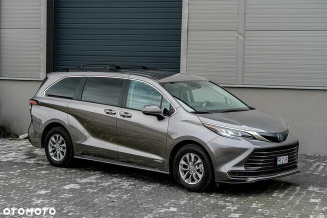 Toyota Sienna 2.7 LE Bogato wyposażona / 2.5 Hybryda