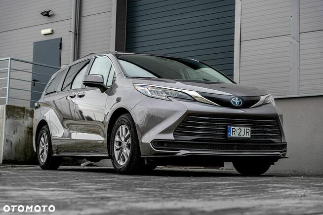 Toyota Sienna 2.7 LE Bogato wyposażona / 2.5 Hybryda