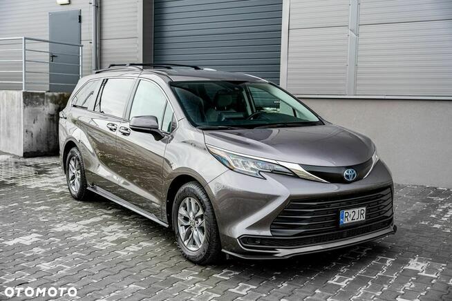 Toyota Sienna 2.7 LE Bogato wyposażona / 2.5 Hybryda
