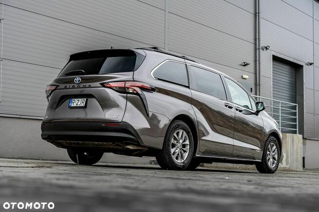 Toyota Sienna 2.7 LE Bogato wyposażona / 2.5 Hybryda