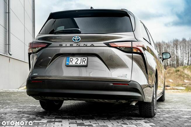 Toyota Sienna 2.7 LE Bogato wyposażona / 2.5 Hybryda