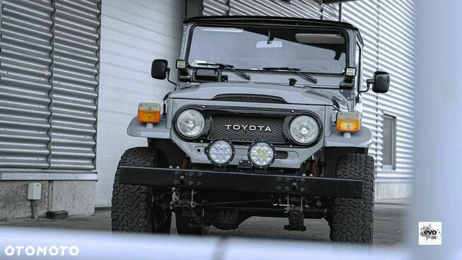 Toyota Land Cruiser FJ40 Benzyna 1980r Unikat