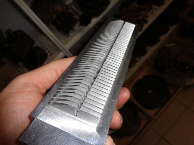 Grzebień klejowy na kreskę na płytę meblową Lignum