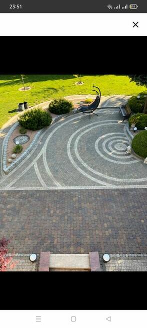 Mycie kostki brukowej.