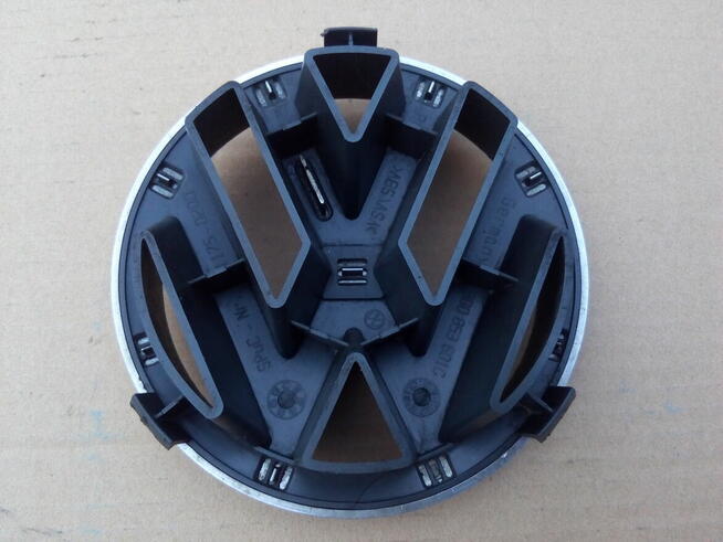 Emblemat przód atrapy grilla VW Passat B5 VW Caddy III