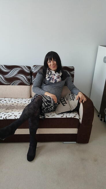 Mężczyzna lubiący damskie stroje pozna przyjaciół