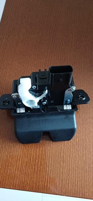 Zamek klapy bagaznika Hundai Tuscon