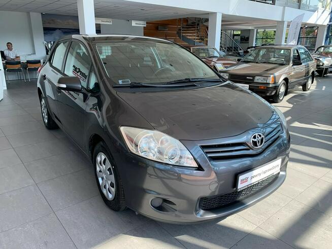 Toyota Auris zadbana, niski przebieg