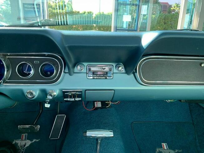 Ford Mustang 4.8 l o mocy 276 km 1966r