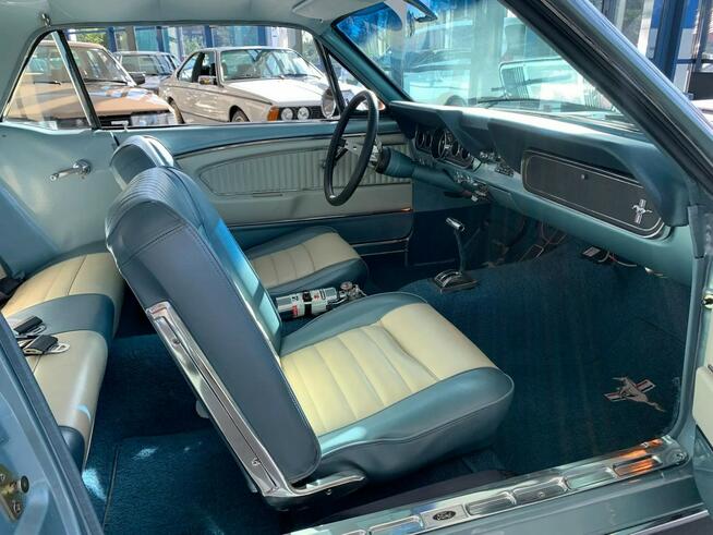 Ford Mustang 4.8 l o mocy 276 km 1966r