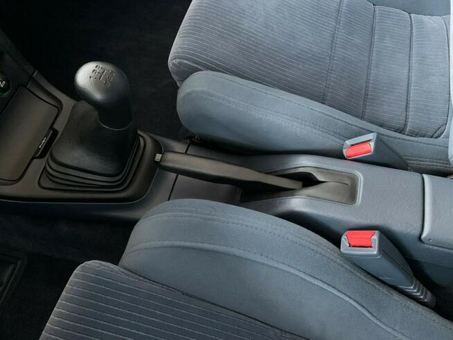 Mazda 323 F z 1990 roku z silnikiem 1.8 o mocy 103 KM Fabrycznie Nowa