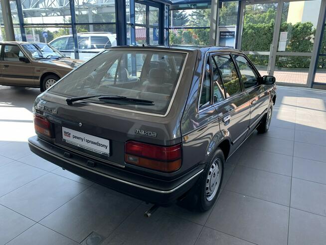 Mazda 323 Fabrycznie nowy z prywatnej kolekcji Heinza Macchi