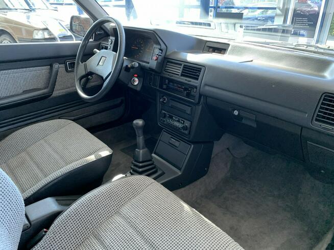 Mazda 323 Fabrycznie nowy z prywatnej kolekcji Heinza Macchi