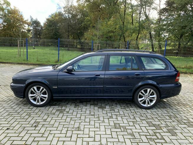 Jaguar X-Type Wersja z dużym, dotykowym ekranem infotainment w środkowej konsoli