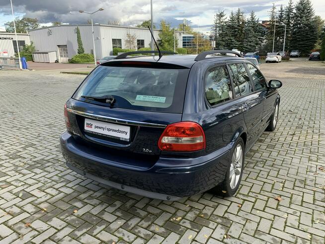 Jaguar X-Type Wersja z dużym, dotykowym ekranem infotainment w środkowej konsoli