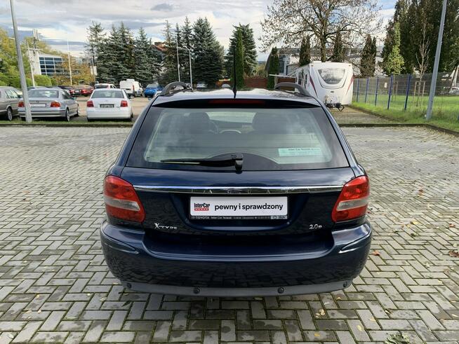 Jaguar X-Type Wersja z dużym, dotykowym ekranem infotainment w środkowej konsoli