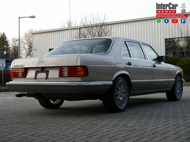 Klasyczny Mercedes W126 w wersji long