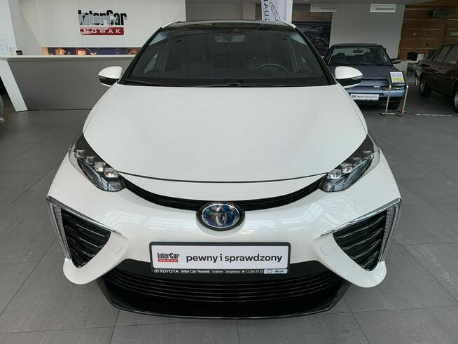 Toyota Mirai Hybryda automat piękne futurystyczne auto
