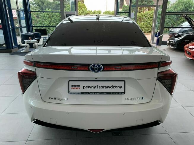 Toyota Mirai Hybryda automat piękne futurystyczne auto