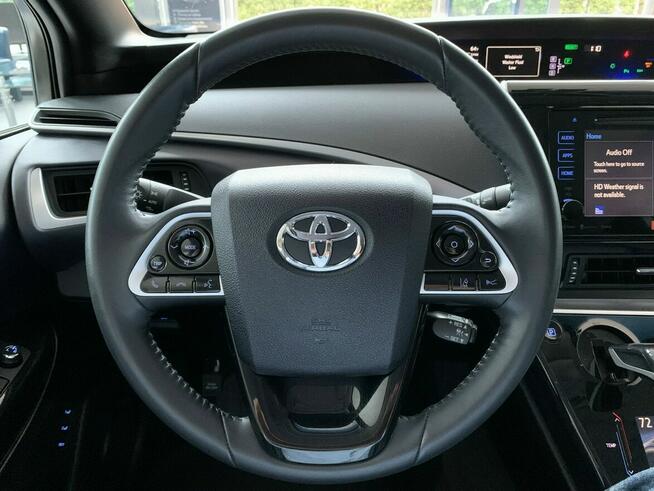 Toyota Mirai Hybryda automat piękne futurystyczne auto