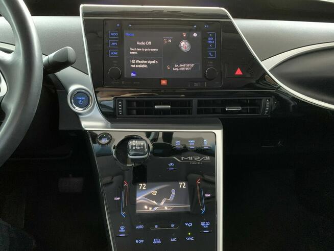 Toyota Mirai Hybryda automat piękne futurystyczne auto