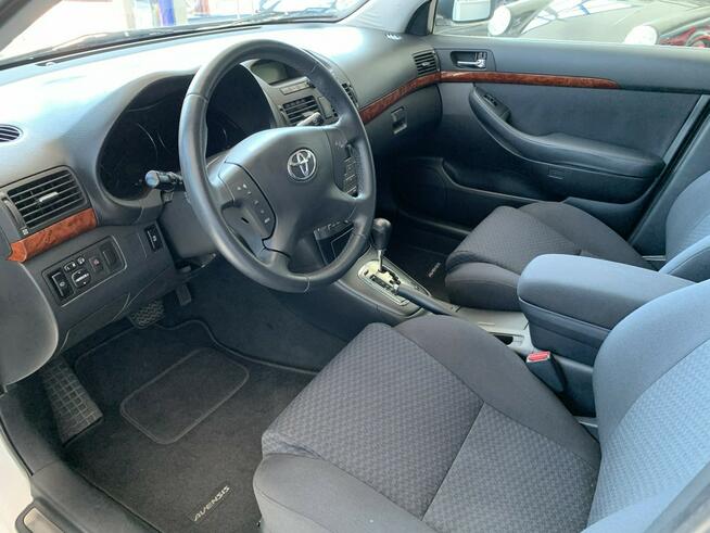 Toyota Avensis Benzyna Automat Polski Salon