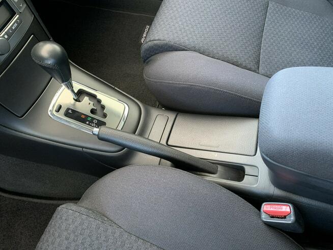 Toyota Avensis Benzyna Automat Polski Salon