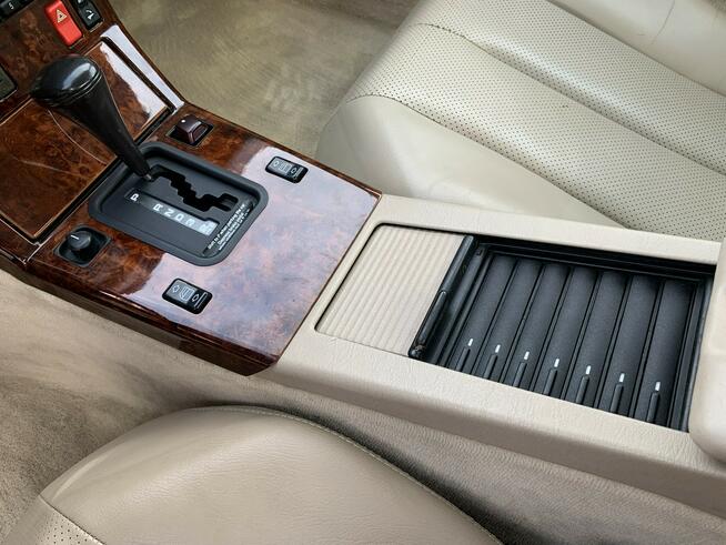 Mercedes-Benz SL500 5.0 L 326 KM