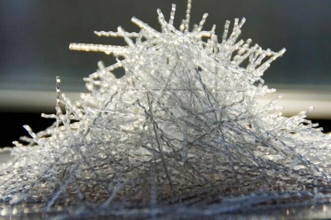 Włókna polimerowe rozproszone do betonu posadzek