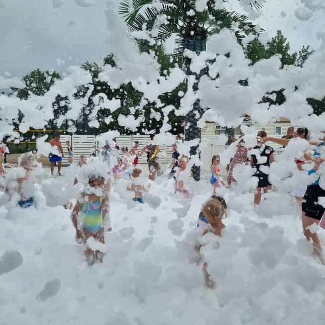 Domki letniskowe nad morzem z basenem animacje Dąbki