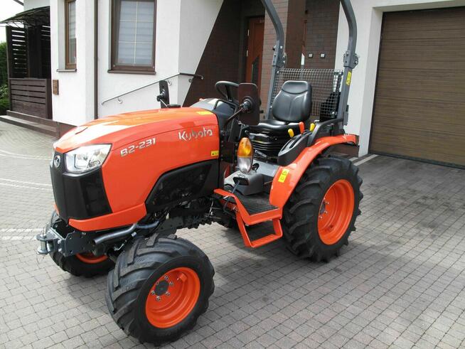 Mini Traktorek Kubota B2-231 4X4 23KM Mały Ogrodniczy
