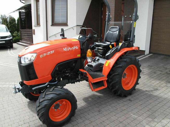 Mini Traktorek Kubota B2-231 4X4 23KM Mały Ogrodniczy