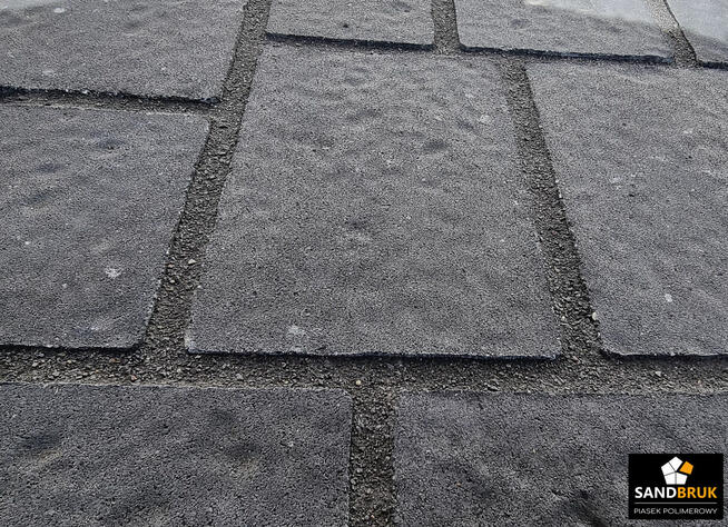 SandBruk Piasek Polimerowy Fuga Do Kostki Grafitowo Czarny