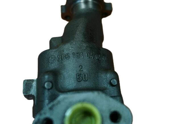 Pompa oleju Mercedes