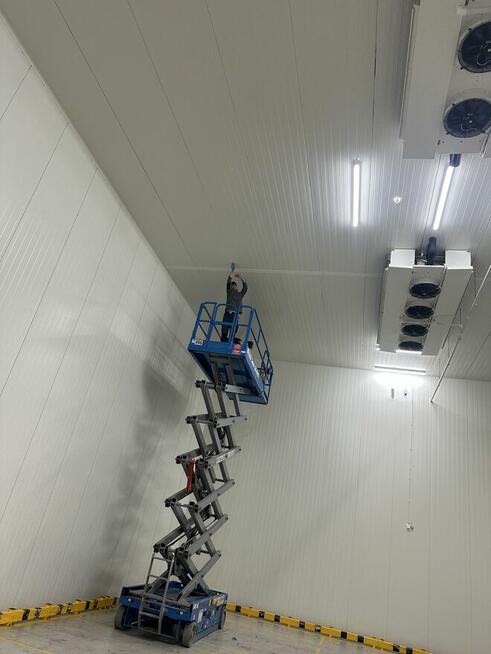 Praca malowanie natryskowe, czyszczenie