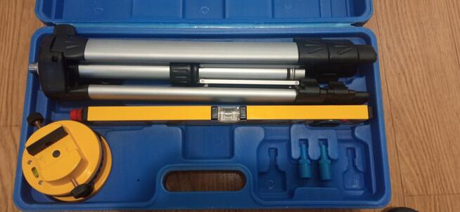 poziomica laserowa ze stojakiem toya 17600