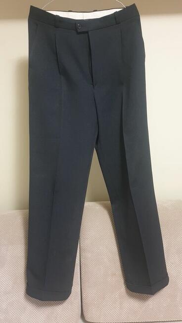 Garnitur męski z kamizelą czarny