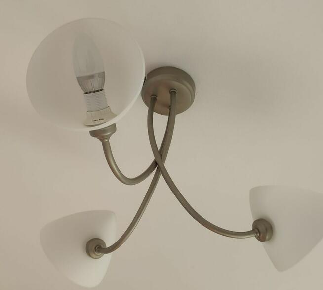 Lampy sufitowe wiszące.