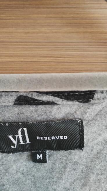 Sukienka szara Yfl Reserved – rozmiar M