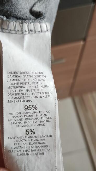 Sukienka szara Yfl Reserved – rozmiar M