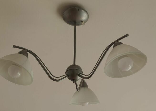 Lampy sufitowe wiszące.