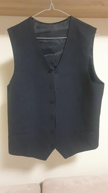 Garnitur męski z kamizelą czarny