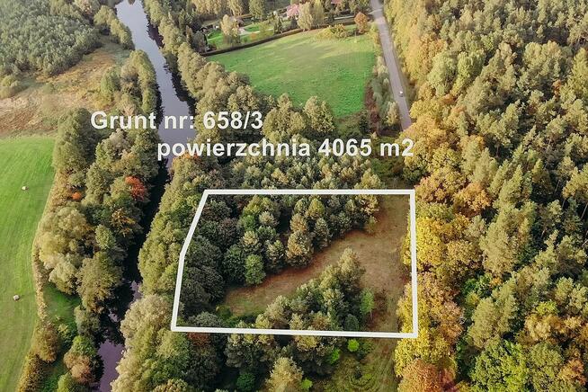 Działka z linią brzegową Kanału Elbląskiego - Miłomłyn.