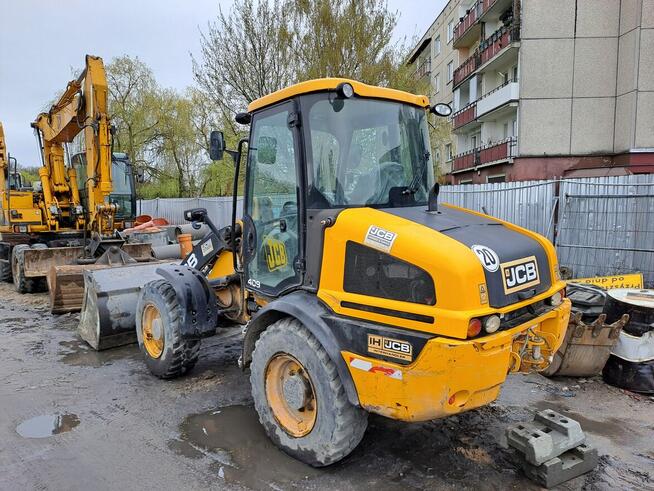 Jcb409