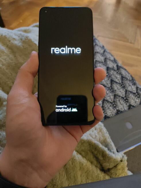 Smartfon Realme 9 jak nowy.