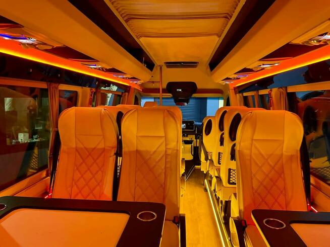 Wynajem busów i autokarów Warszawa , wynajem busa VIP