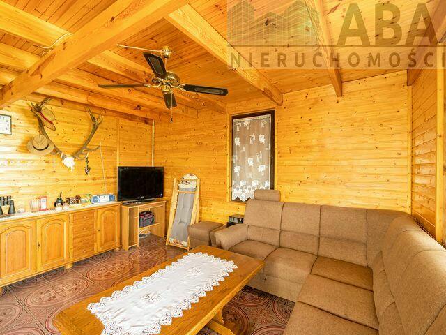 Domek letniskowy przy linii brzegowej jeziora Popielewskiego