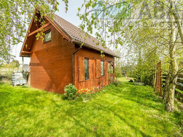 Domek letniskowy przy linii brzegowej jeziora Popielewskiego